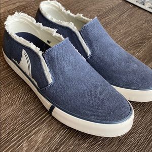 Margaritaville Canvas Shark Fin Shoes